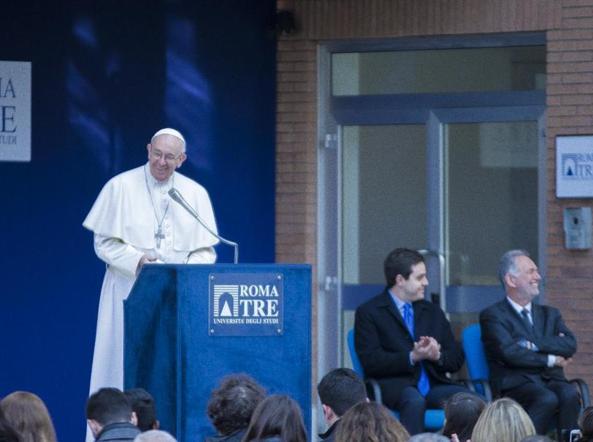 Papa Francesco: violenza verbale germe della guerra 